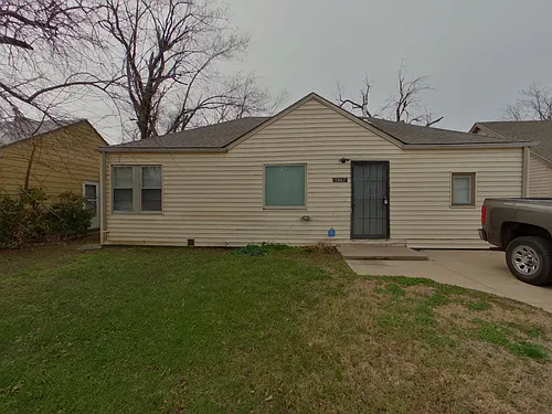 1607 N Erie St Photo 1
