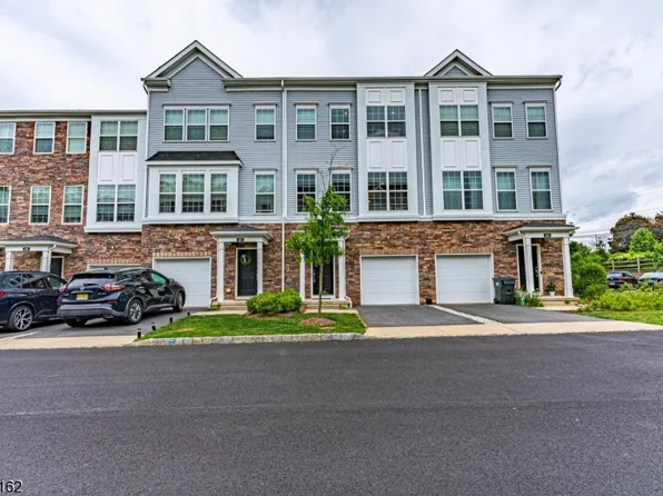 208 Emerald Dr, Branchburg Twp., NJ 08876