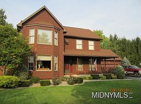 2nd image of 14 Pippin Wood Dr