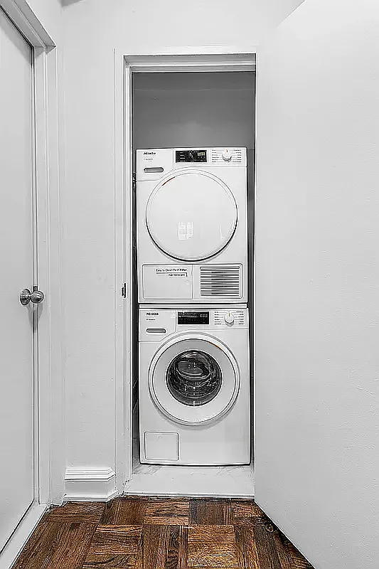136 E 55th St — Photo 4