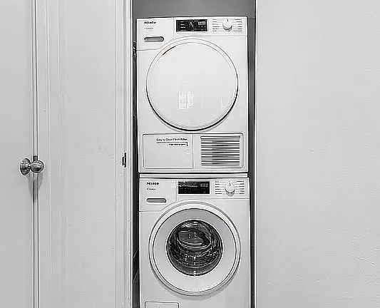 4th image of 136 E 55th St APT 5Q