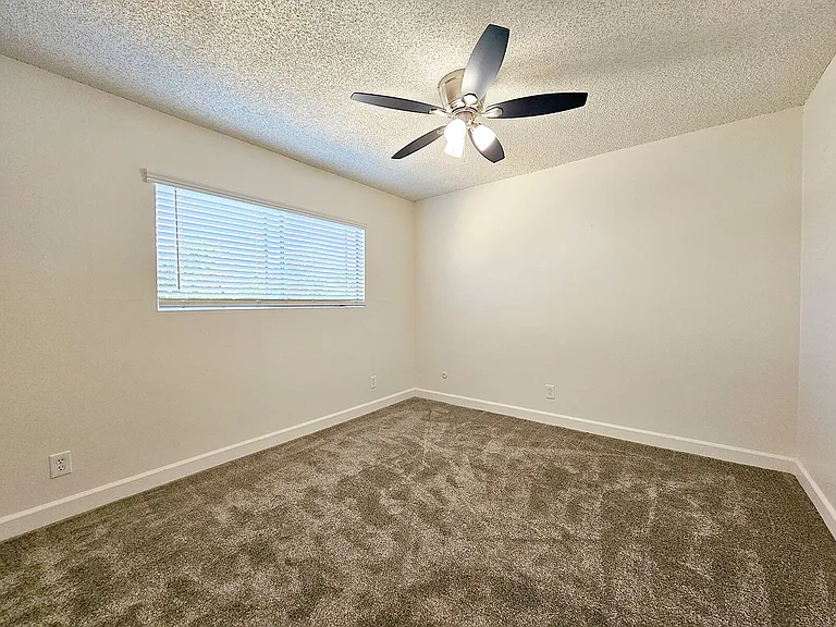Parks Ave. Apartments — Photo 35