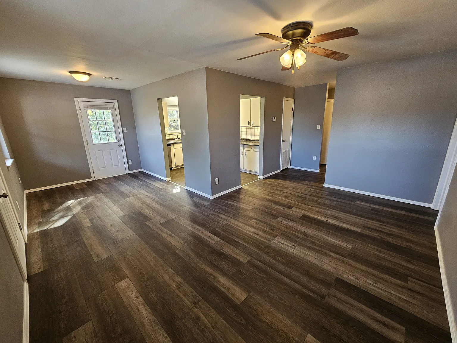 3 bed, 1072 sqft, $1,175 — Photo 2