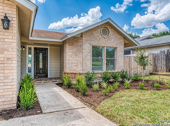 3rd image of 501 Saddlebrook Dr