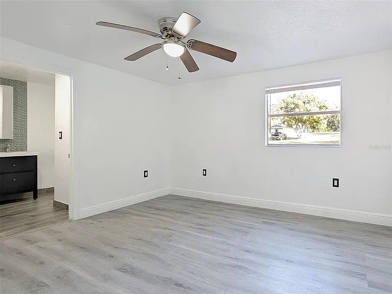 15217 Bailey Hill Rd — Photo 9