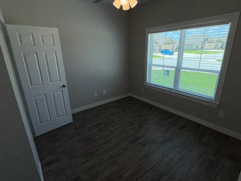 3230 Fenway Cir — Photo 14