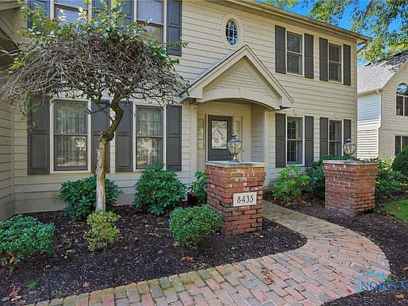 3rd image of 8435 Willow Glen Ct