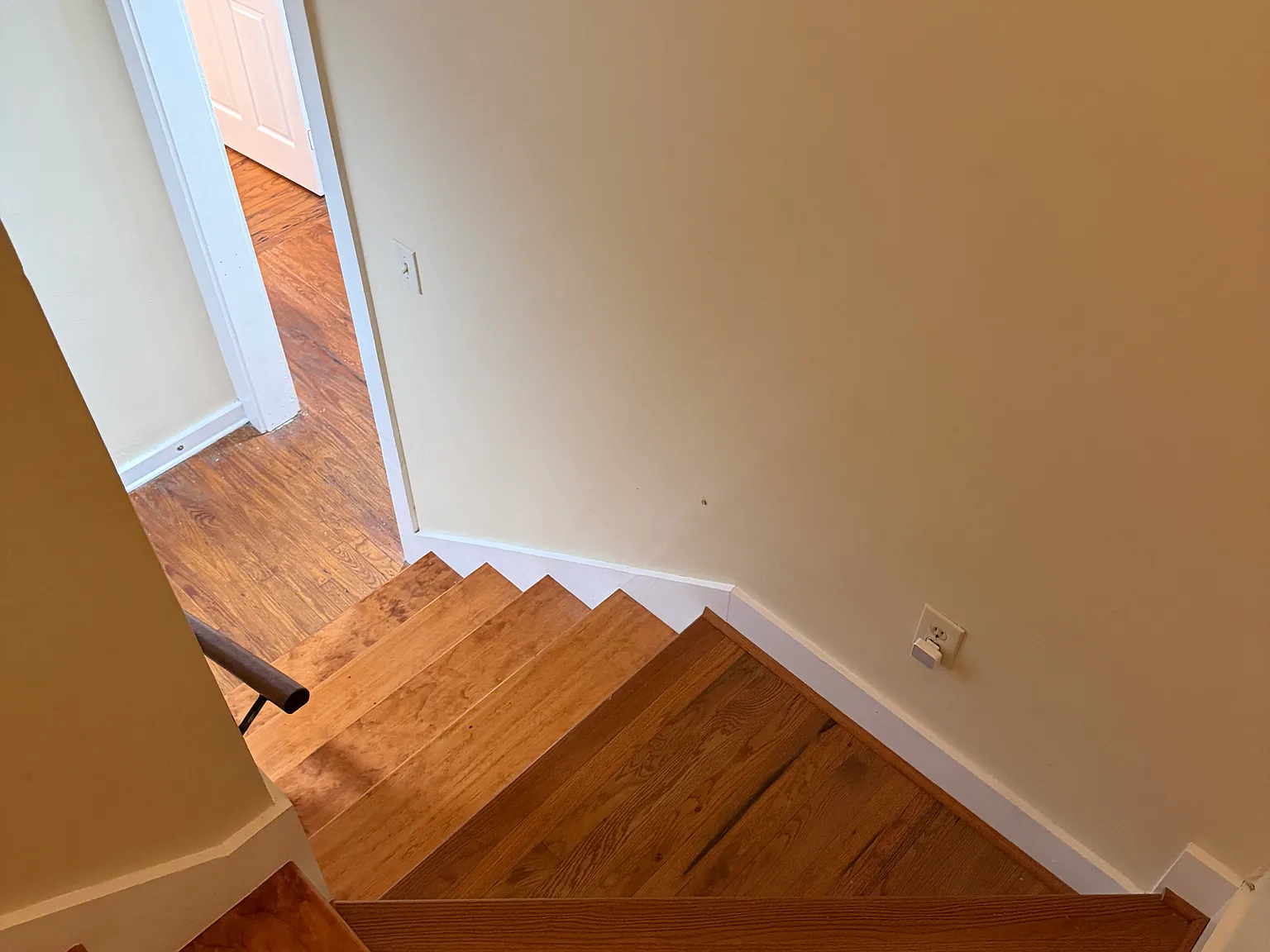 4 bed, 2436 sqft, $1,975 — Photo 3
