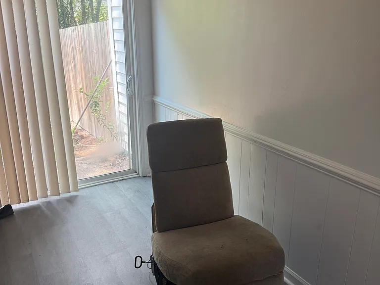 1109 Commonwealth Pl — Photo 2