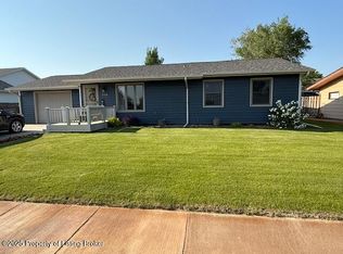 848 21st St W, Dickinson, ND 58601