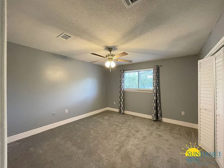 308 Woodrow St E #F — Photo 10