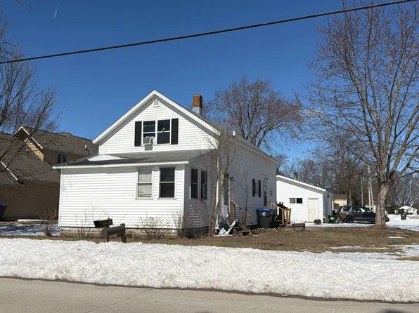 103 S Liberty St, Weyauwega, WI 54983