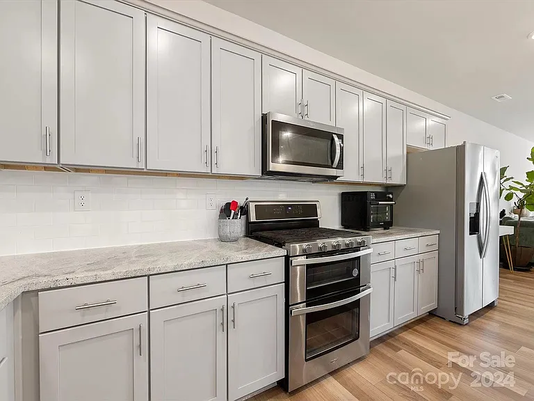 10118 Hemingway Pl — Photo 17