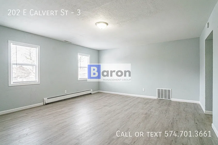 202 E Calvert — Photo 2