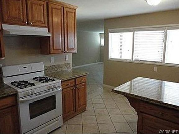 3rd image of 9960 Parkinson Ave