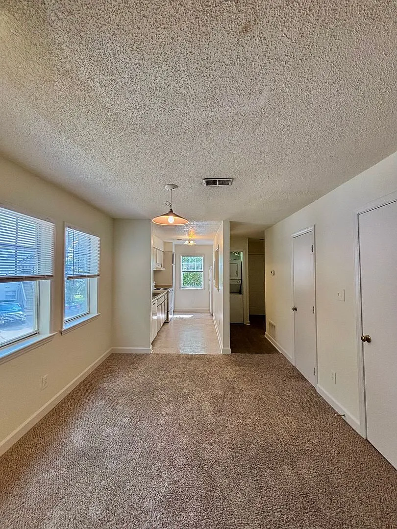 2502-201 Avent Ferry Rd, Raleigh NC, 28607 — Photo 4