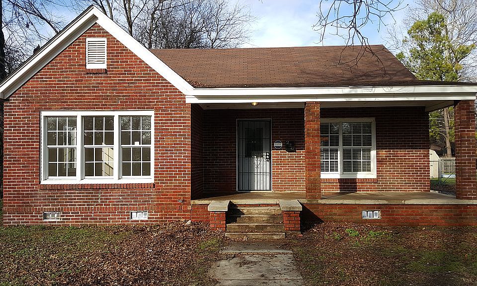 1st image of 228 E. Missouri St.
