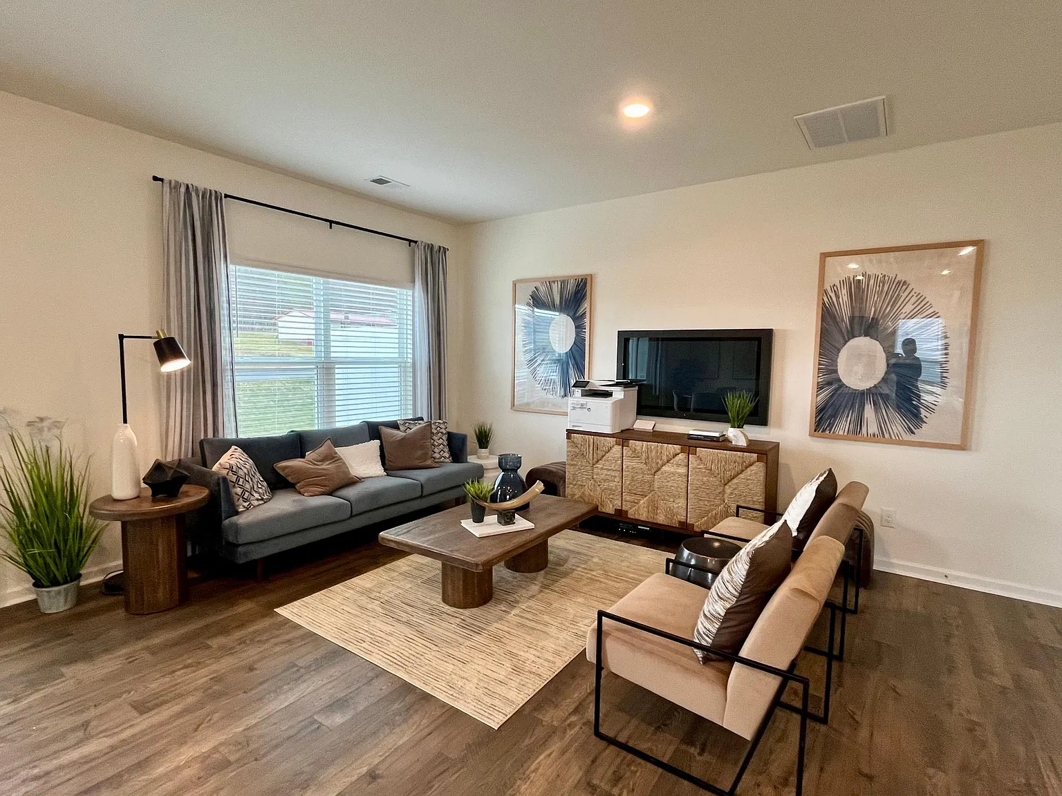 3 bed, 2.5 bath, 1381 sqft, $1,980 — Photo 4