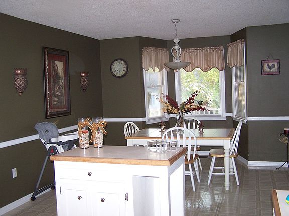Large kitchen with bay window