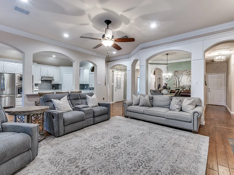 8533 Brandonwood Dr — Photo 11