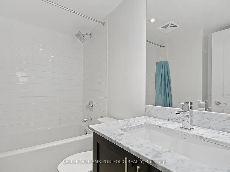 35 Bastion St #1120 — Photo 16