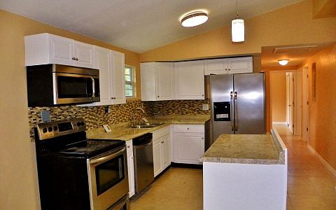 3rd image of 194 SW Shady Oak Way