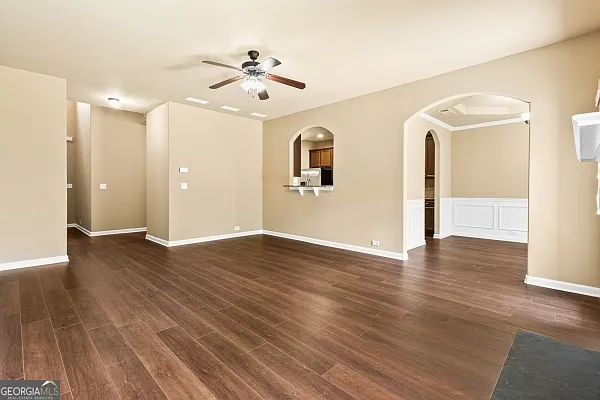 3920 Lake Manor Way — Photo 4