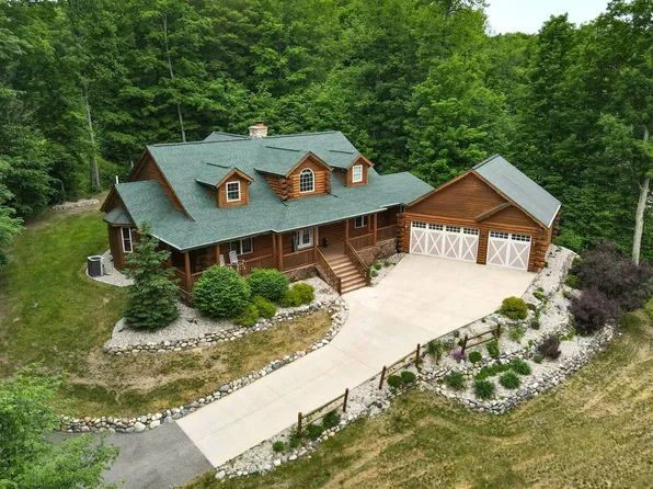 5592 Troon N, Bellaire, MI 49615