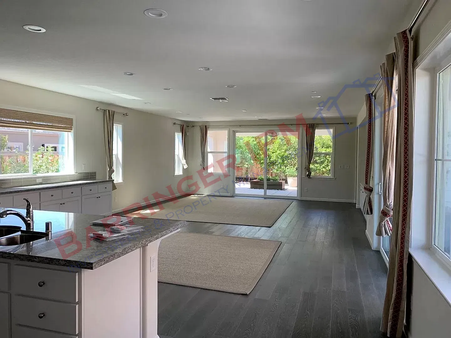 Stunning Ellis Town home - Occupied Please call for Appointment — Photo 3