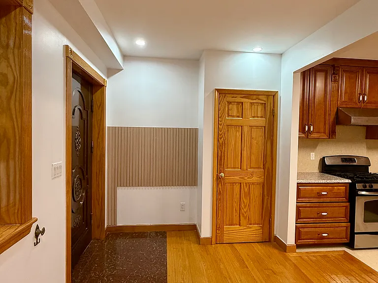 4222 Utopia Pkwy #1 — Photo 3
