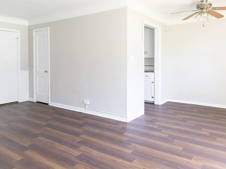 1280 Albion St — Photo 29