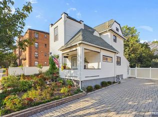 186 Anderson St, Hackensack, NJ 07601