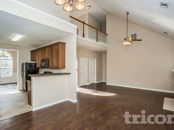 2nd image of 4577 Garden City Dr