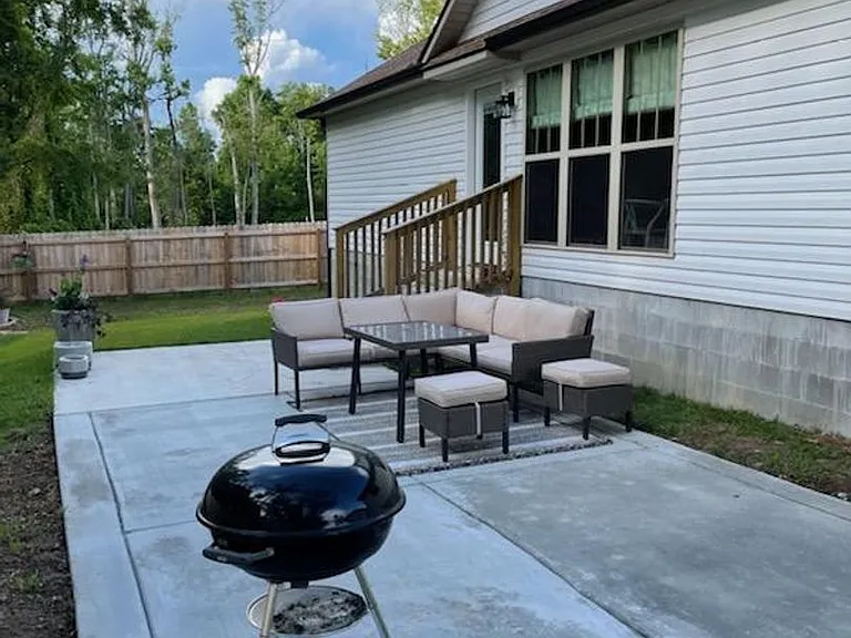4047 Gramercy Dr — Photo 16