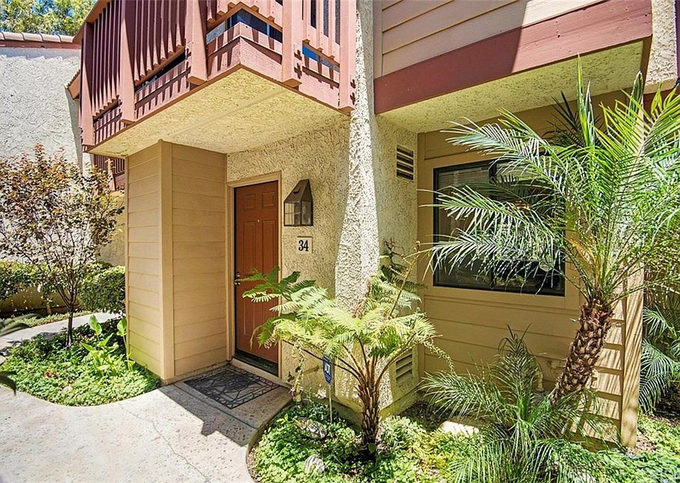 1st image of 5760 Owensmouth Ave Unit 34