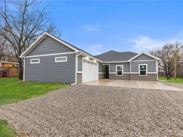 515 Truman St, Ottawa, KS 66067