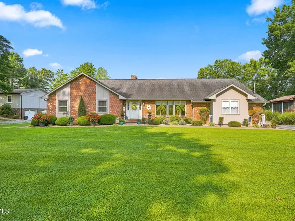 2008 Arlington Dr, Kingsport, TN 37663