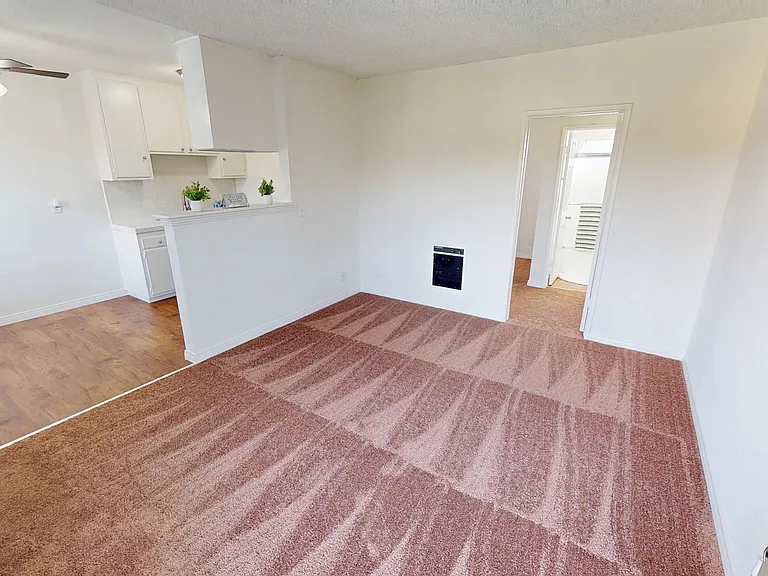 16220 Cornuta Apartments — Photo 19