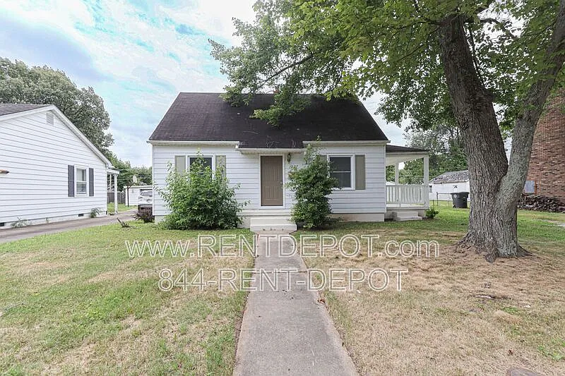 3 bed, 1.0 bath, 720 sqft, $1,195 — Photo 1
