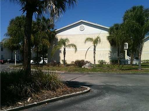 3rd image of 7801 Palmera Pointe Cir