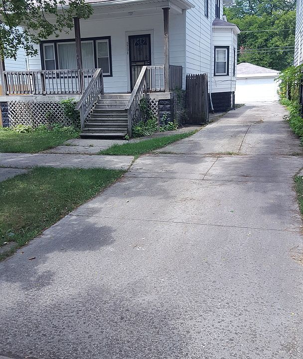 2nd image of 5738 W Erie St