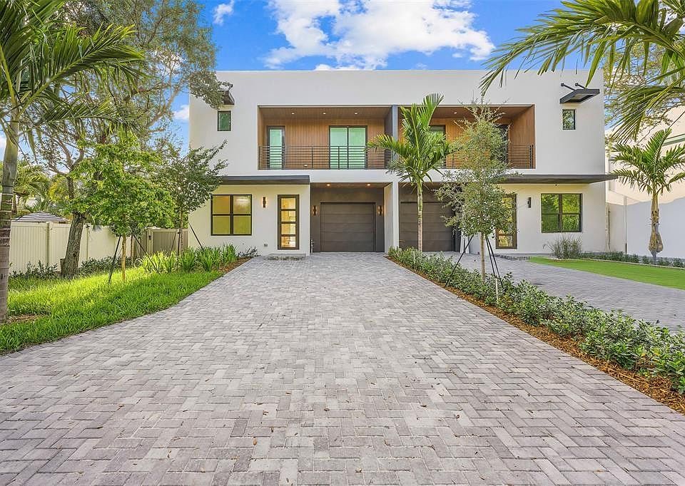 1st image of 3298 SW 15th Avenue