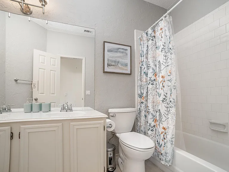 4201 Pinewood Dr — Photo 16