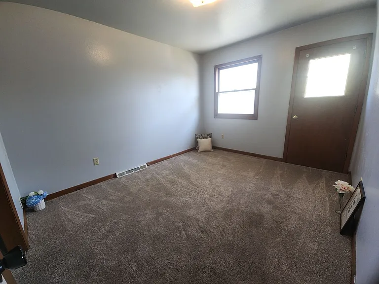 1860 Evans St — Photo 24