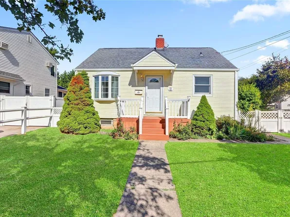 47 Lexington Avenue, Bethpage, NY 11714