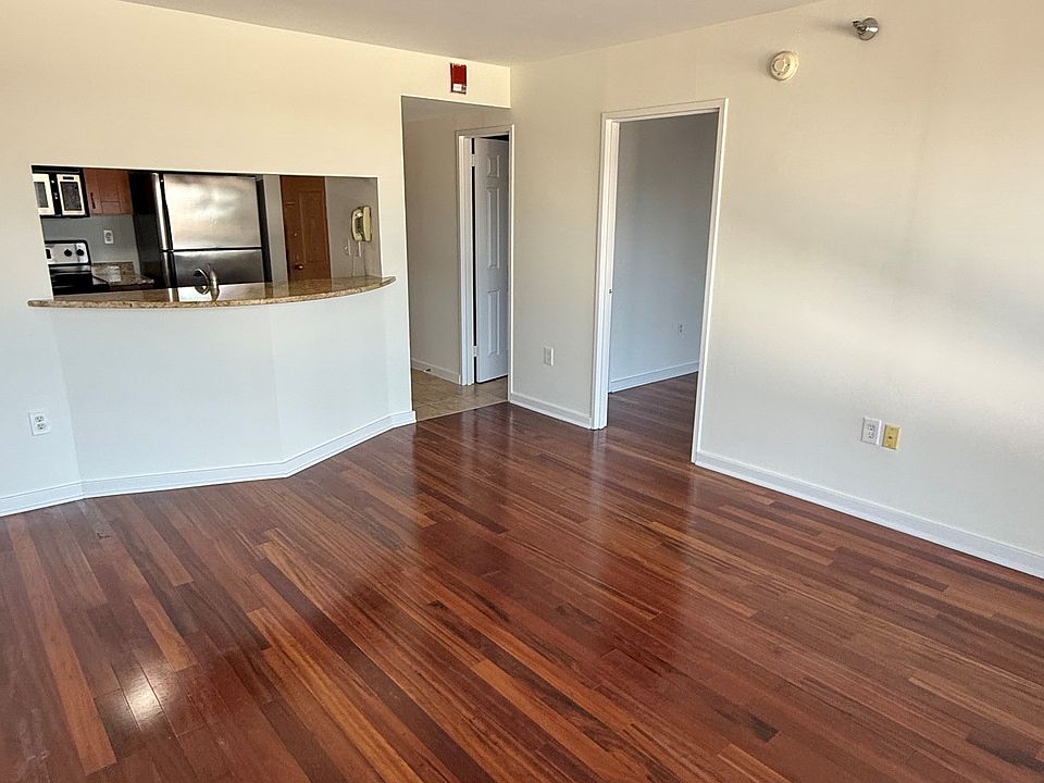 1st image of 127 Greyrock Pl APT 911