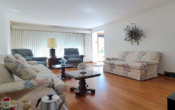 4th image of 4832 N Ridgewood Ave