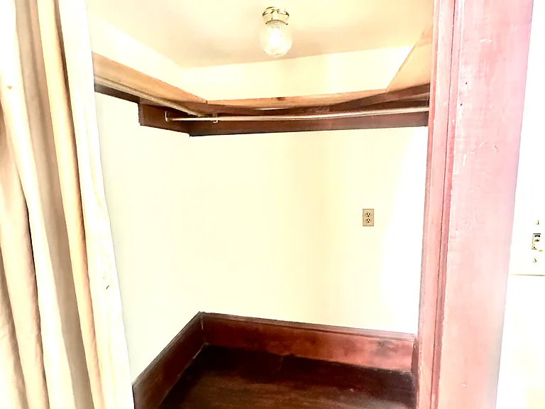 1318 Camp St — Photo 14