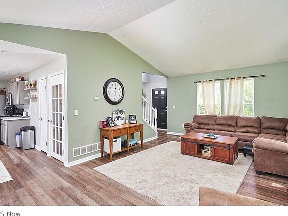 4th image of 4268 Eagle Ave