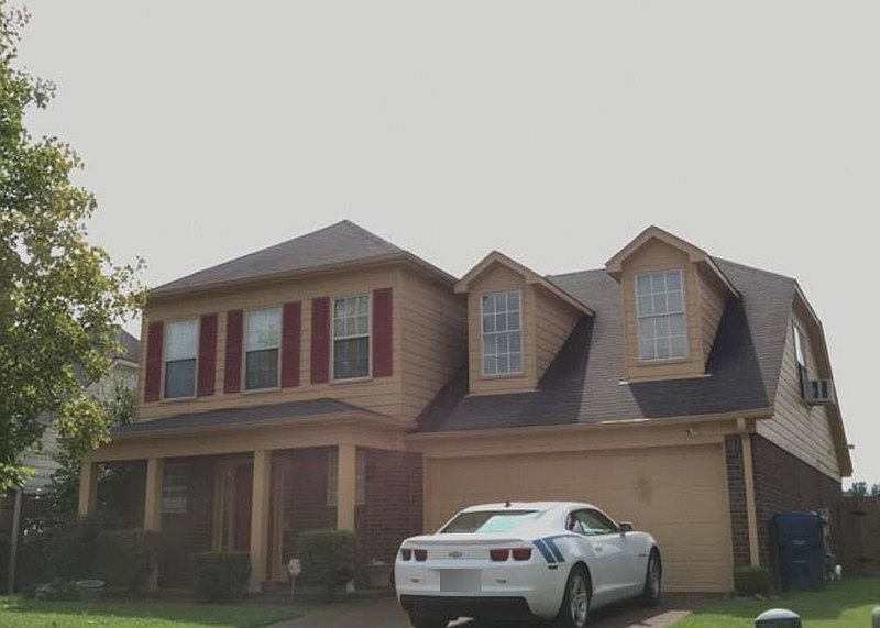 2nd image of 3909 Caprice Dr